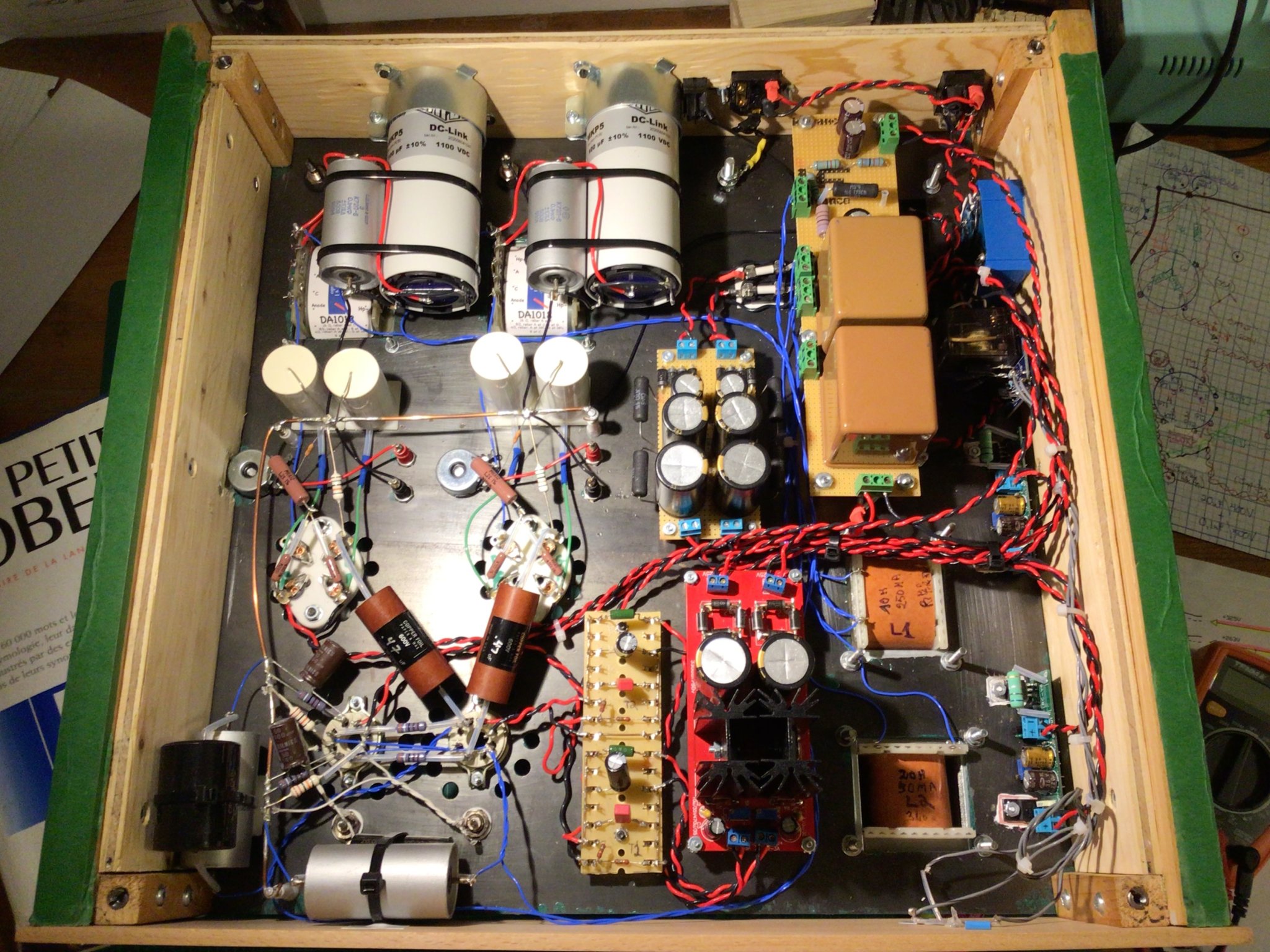 Intérieur ampli 2.jpg