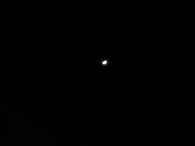 Jupiter and Moon Conjunction 18 Jan 2024 21:28 UTC.JPG