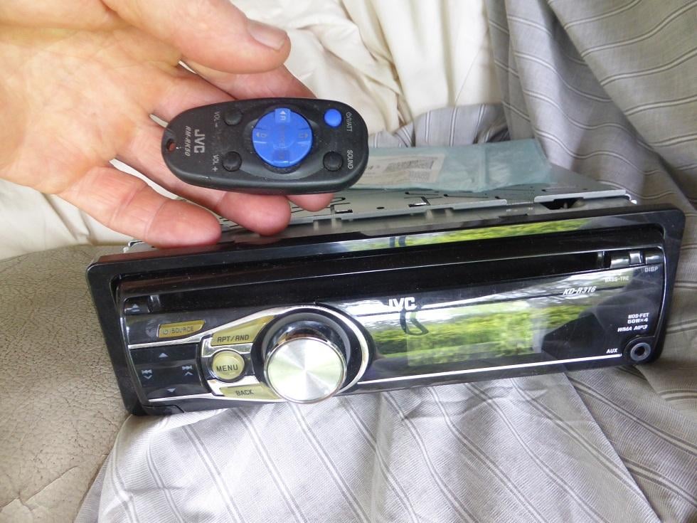 jvc-car-stereo-either-pc-sound-or-diy-boom-box-ground-noise-v0-s3s1gypeij4e1.jpg