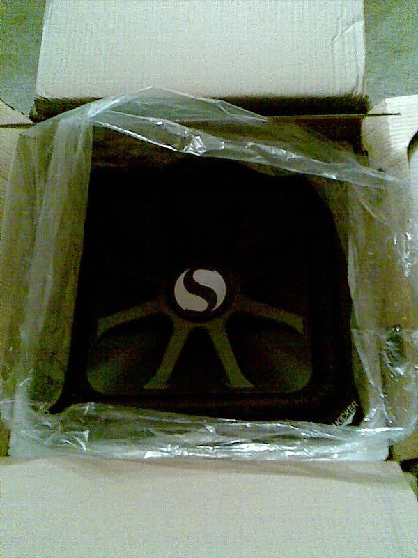 Kicker 08s15l74.jpg