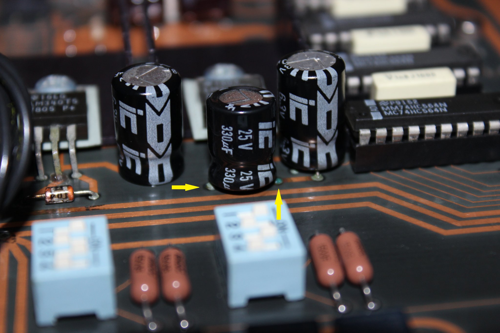 leaking capacitor.jpg