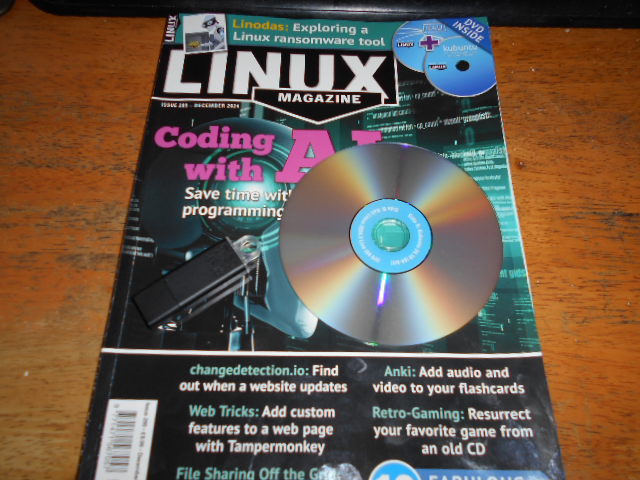 Linux Magazine and Kubuntu.JPG