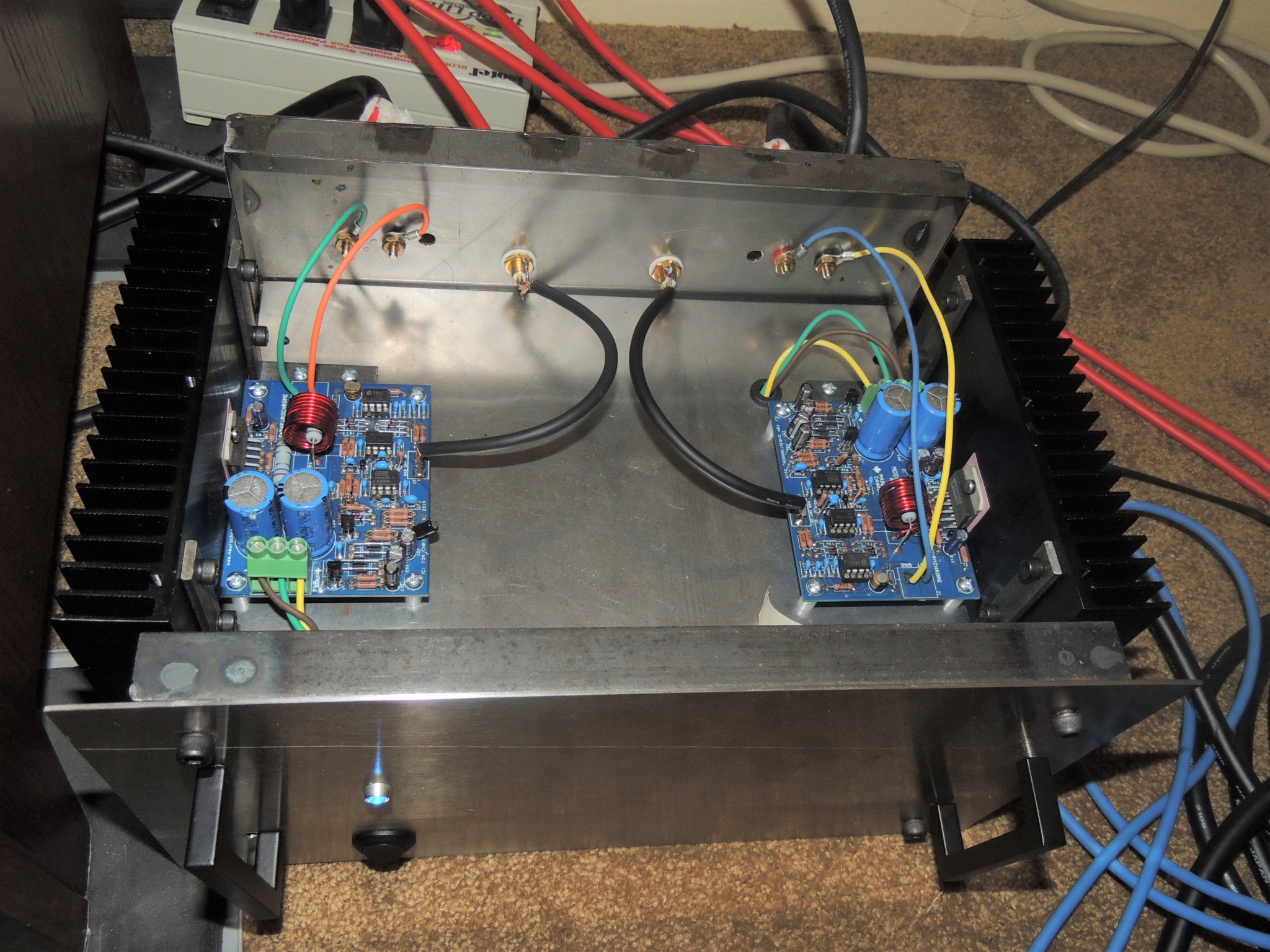 LM 3886 chassis.jpg