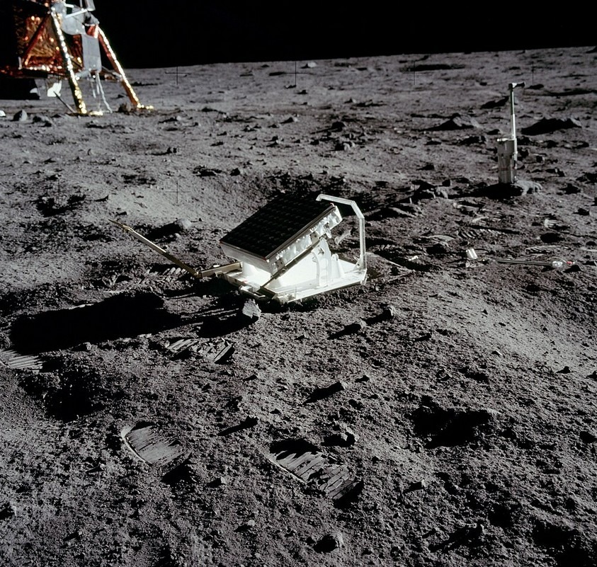 Lunar Laser Reflector Experiment Apollo 11.jpg