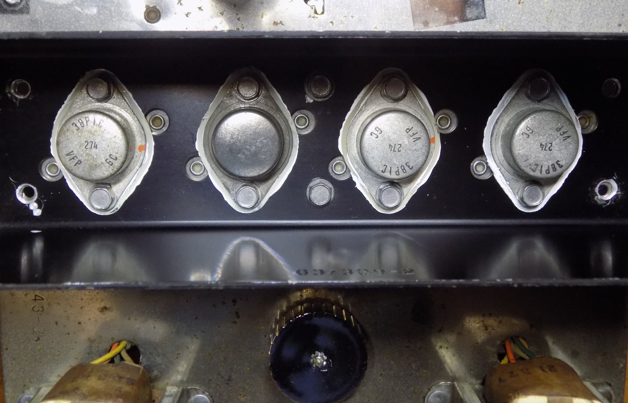 Magnavox_A531_Restored_38P1C_Transistors.JPG
