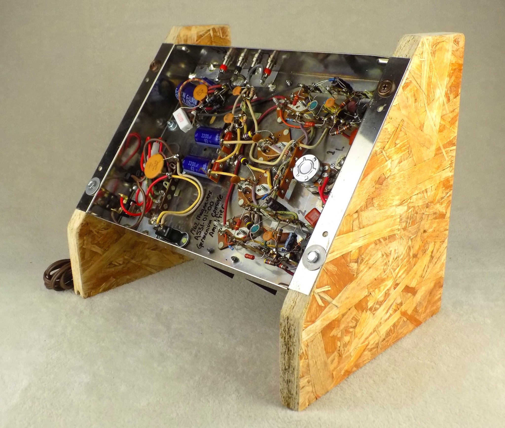 Magnavox_A531_Work_Stand.JPG