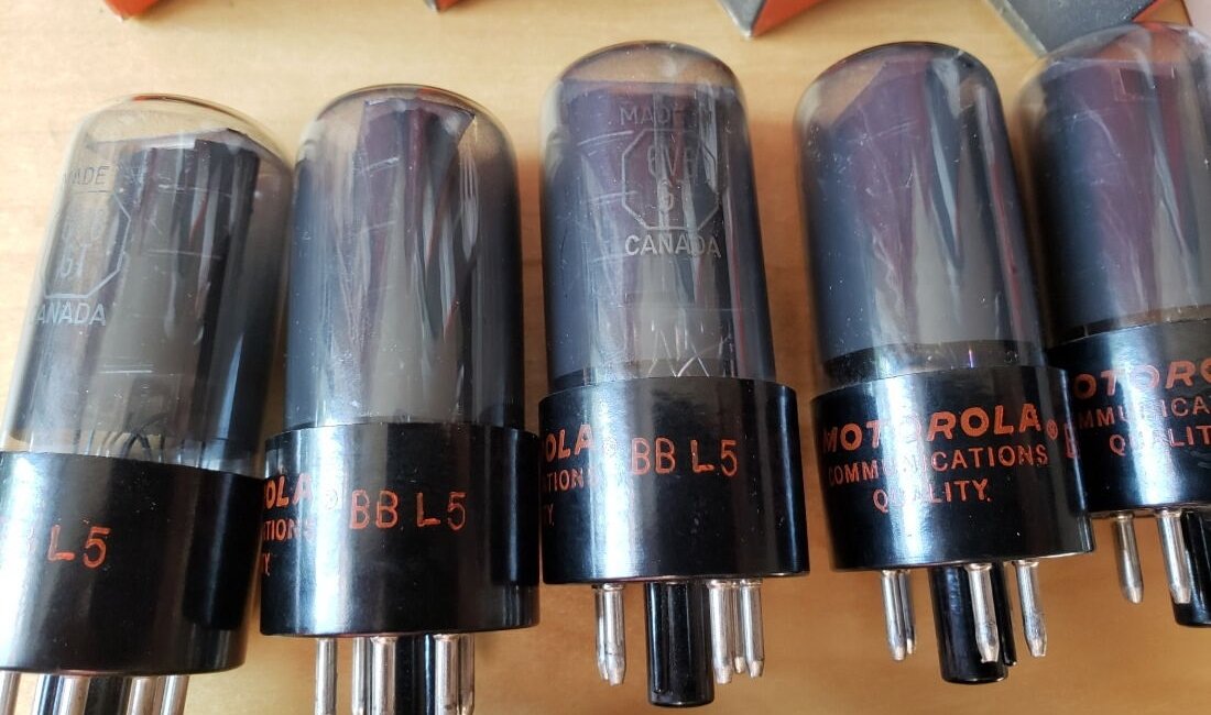 Motorola-nos-6v6gt-made-in-canada.jpg