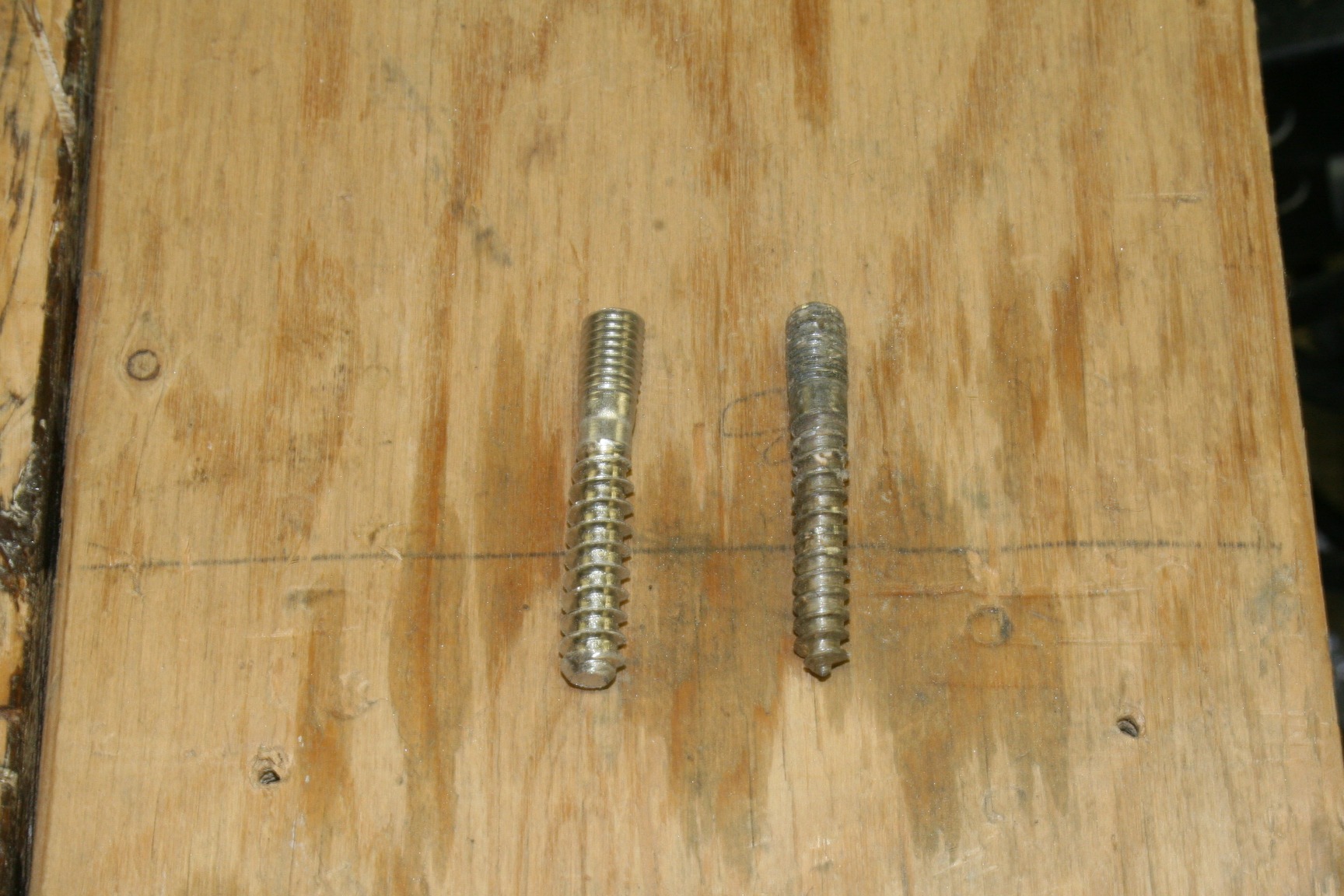 new leg fastener 2.JPG