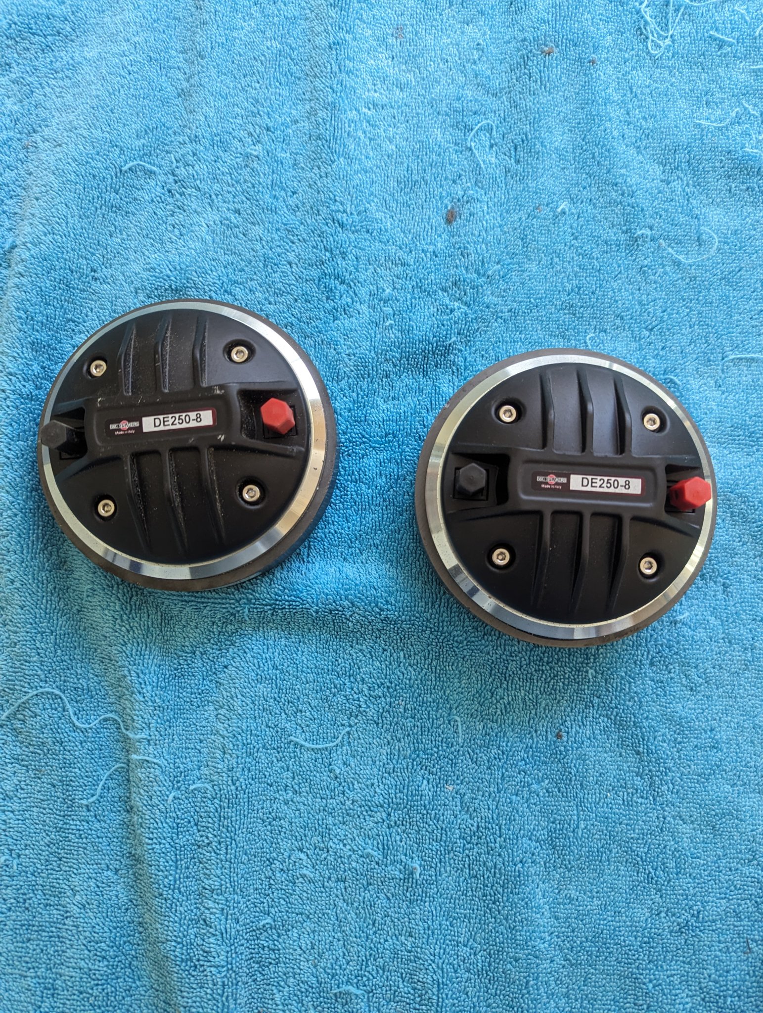 Pair DE250 Back.jpg