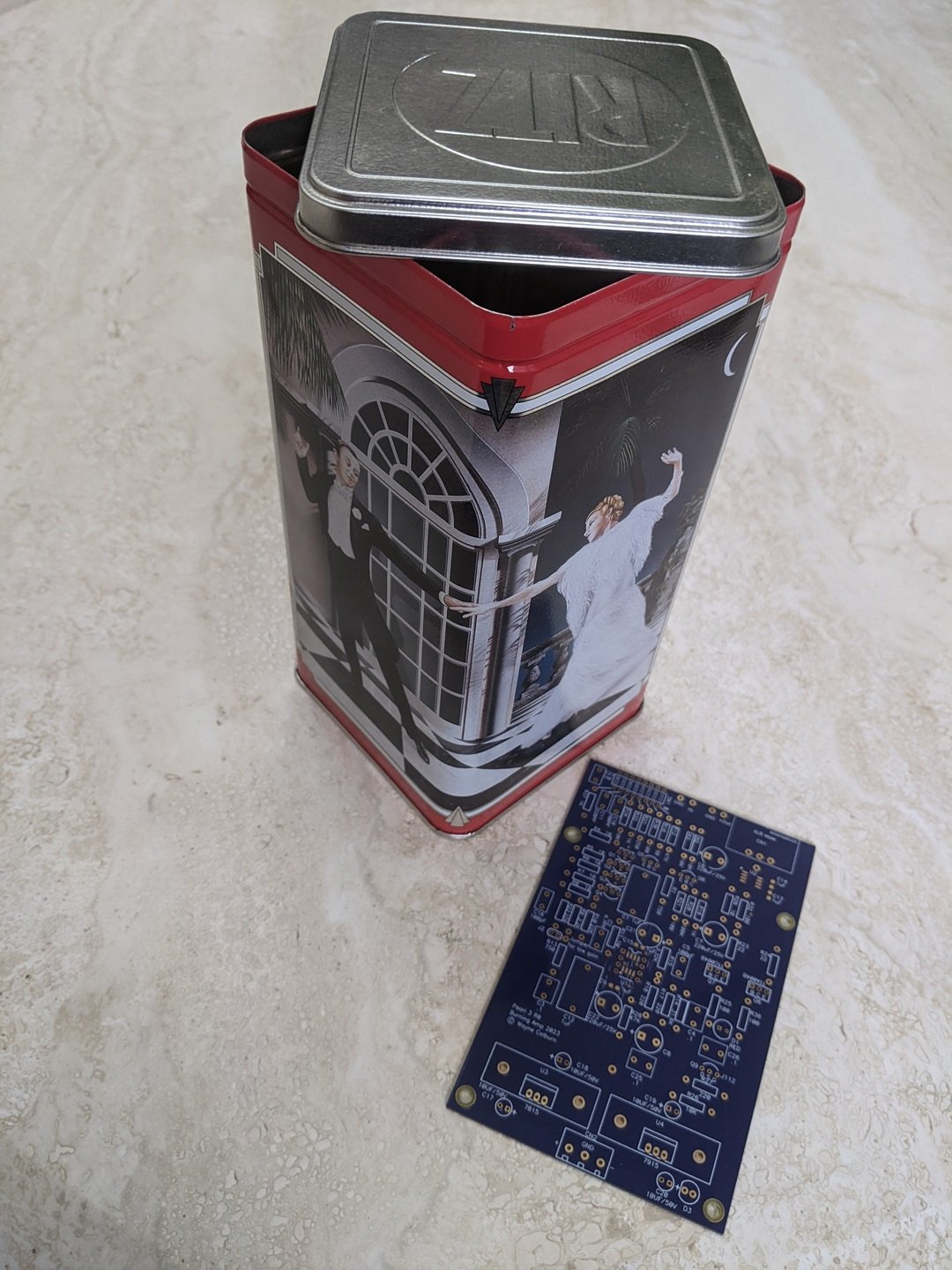 Pearl 3 cookie tin.jpg