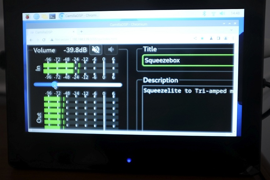 Pi screen pinched for Vol ctl.jpg