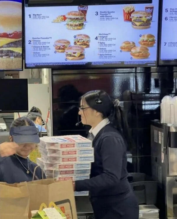 PizzaDeliveryAtMcDonalds.jpg