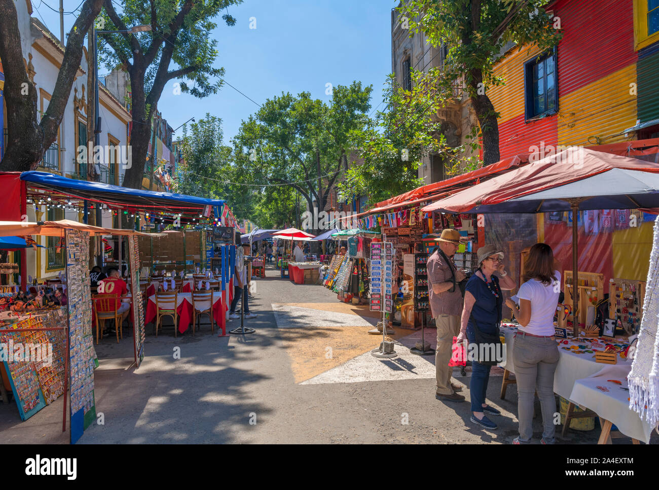puestos-de-mercado-y-cafeterias-en-magallanes-el-caminito-la-boca.jpg