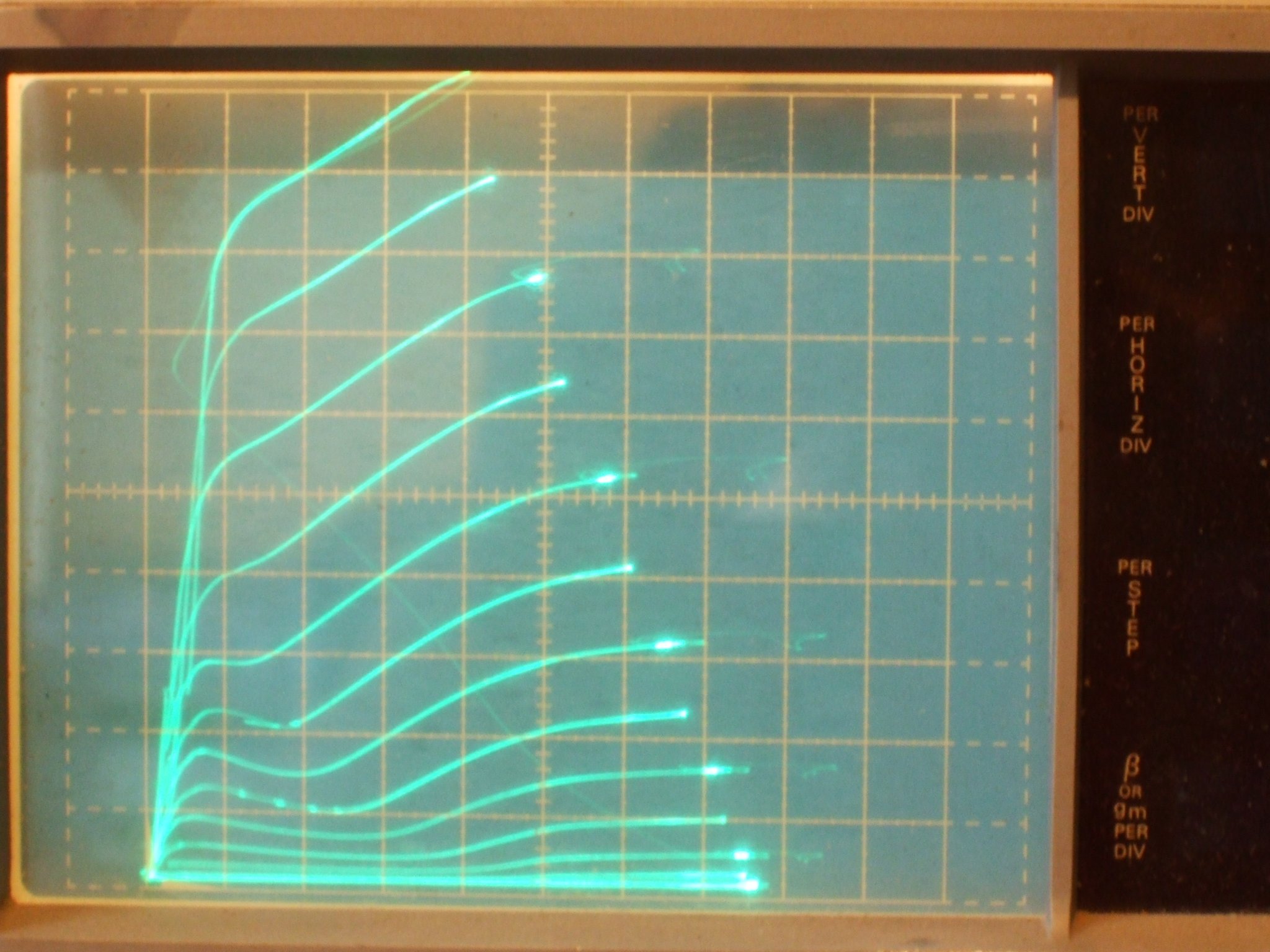 QE08-200-100mA-50V-5Vstep-275Vg2.JPG