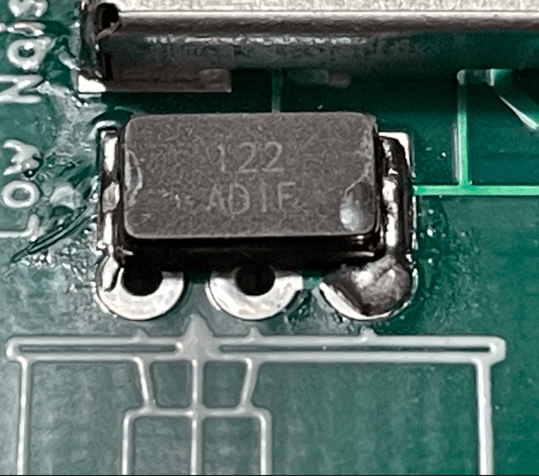 Quarz 12,288 MHz.png