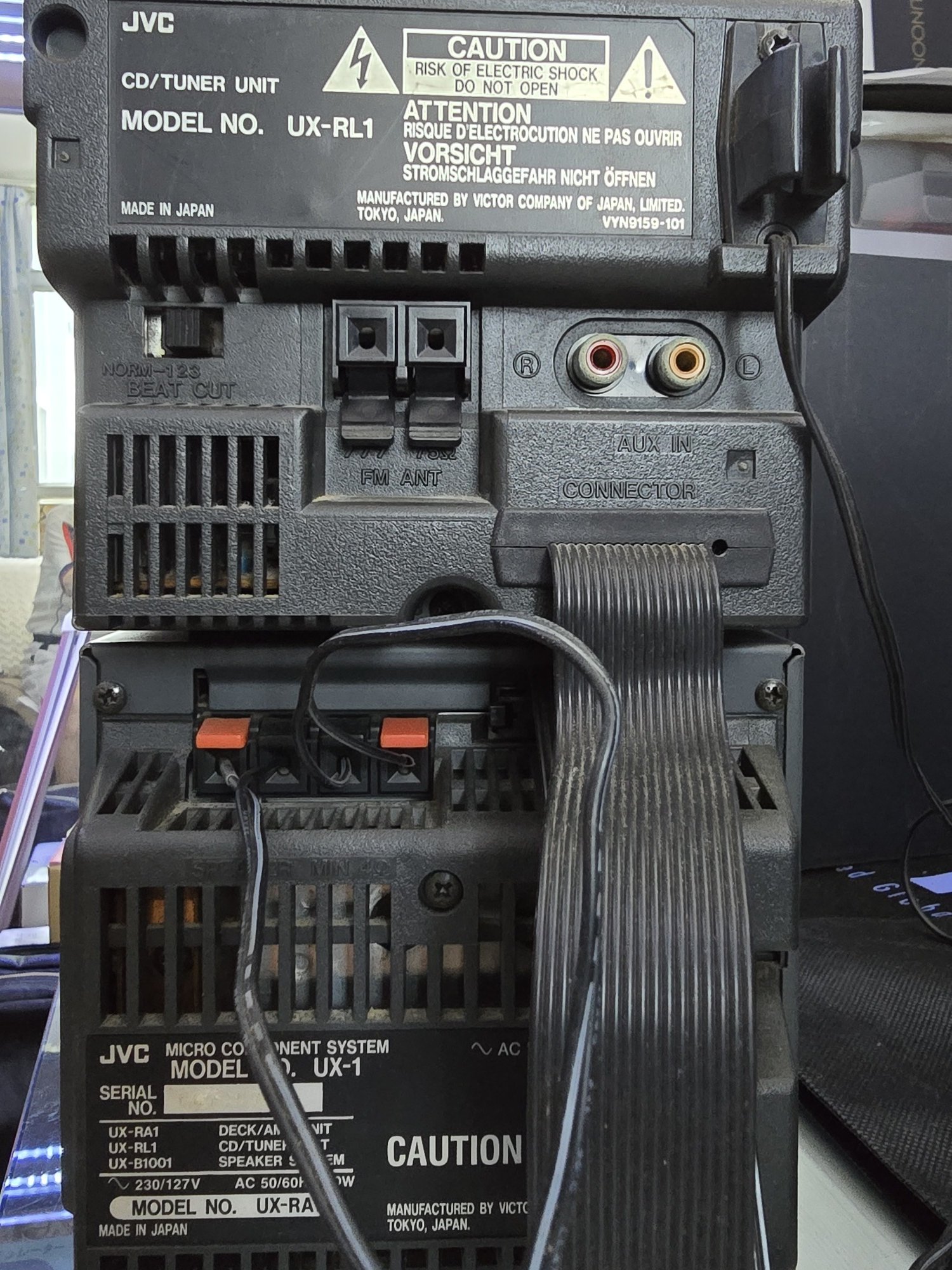 radio_set_back_50.jpg