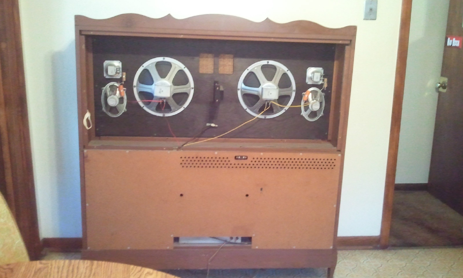 rca console hutch speakers2.jpg