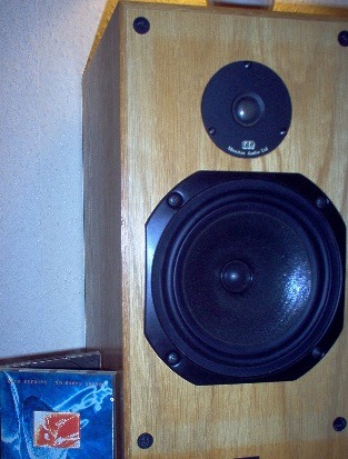 S7 Monitor Audio R300-MD Cabinet.jpg