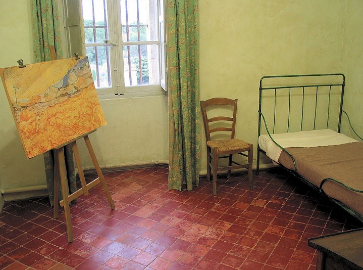S7 Saint-Remy Vincent's Room.jpg