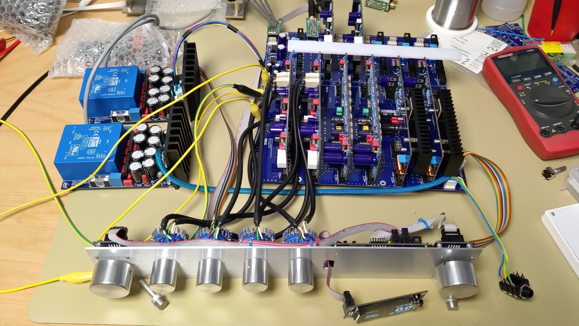 sa2022_precision_preamp_with_headphone_amp_wow.jpg