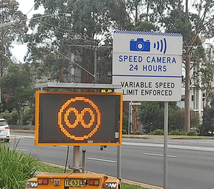 Screenshot 2022-11-28 at 18-49-55 Bizarre road sign on Sydney highway sparks confusion 'Does n...png