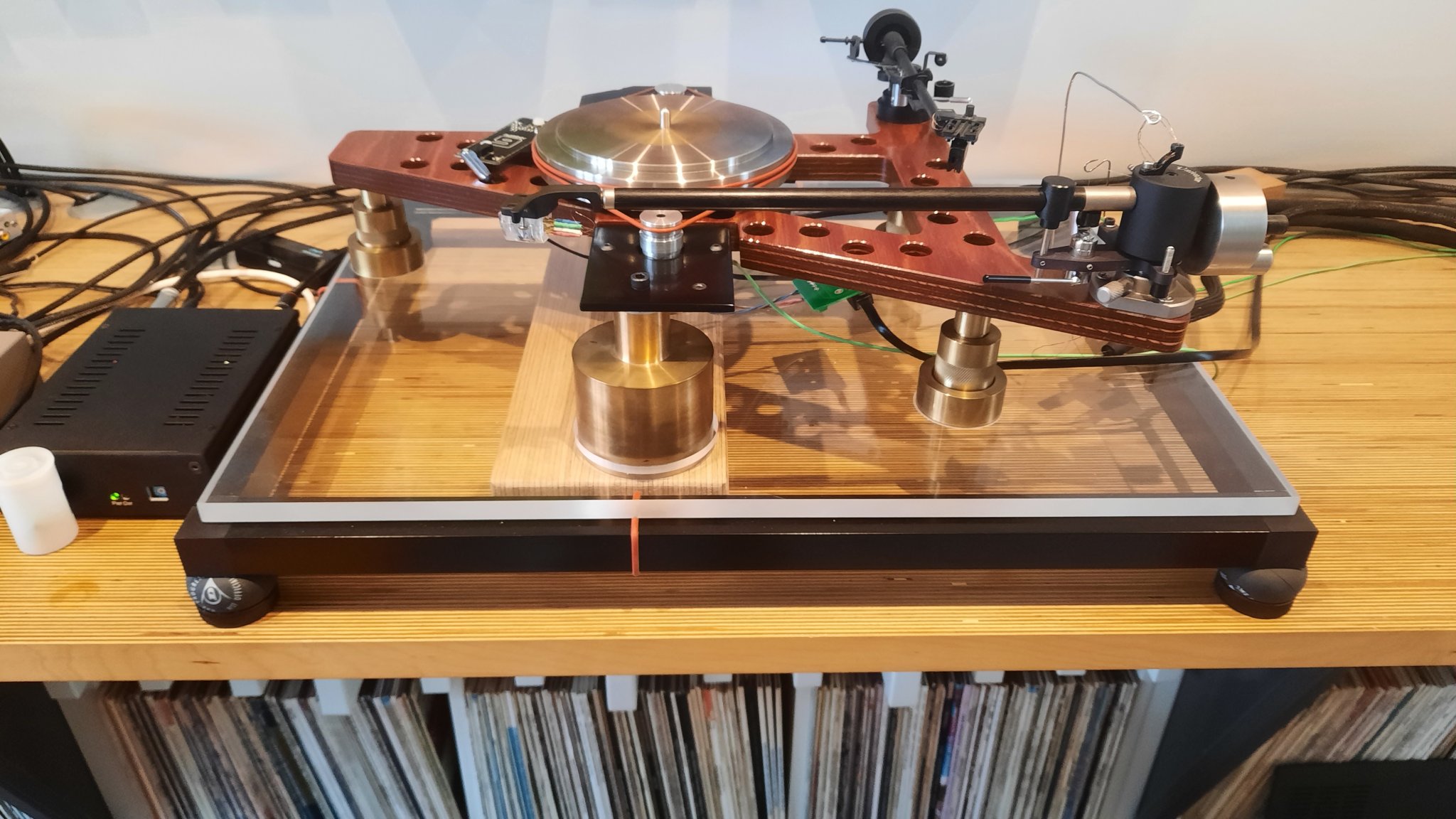 SkeletaLinn No Platter - Front.jpg