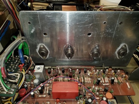 Sony_STR-6045_output_transistors.jpg