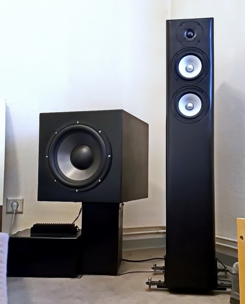 stand 03.22 500w.jpg