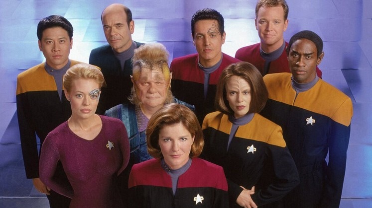 Star Trek Voyager Crew.jpg