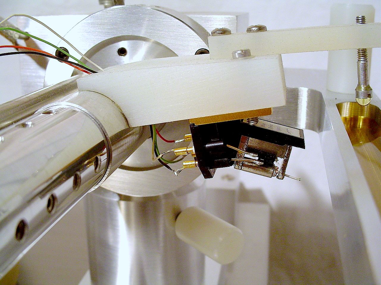 Tritium tonearm 5.jpg