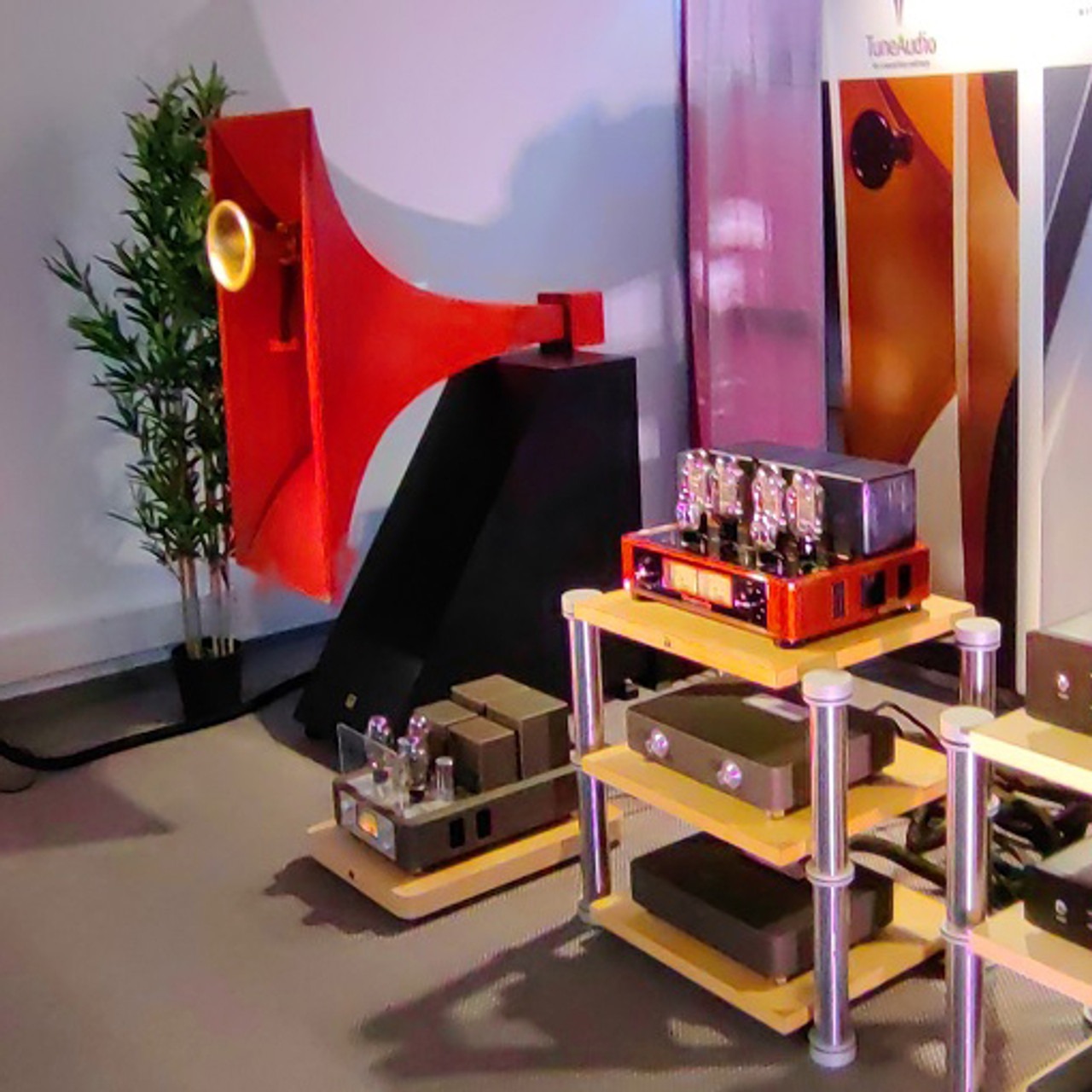 TuneAudioEpitome__01627.jpg