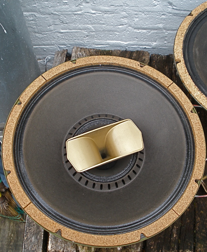 Universaty 6303 Triaxial.jpg