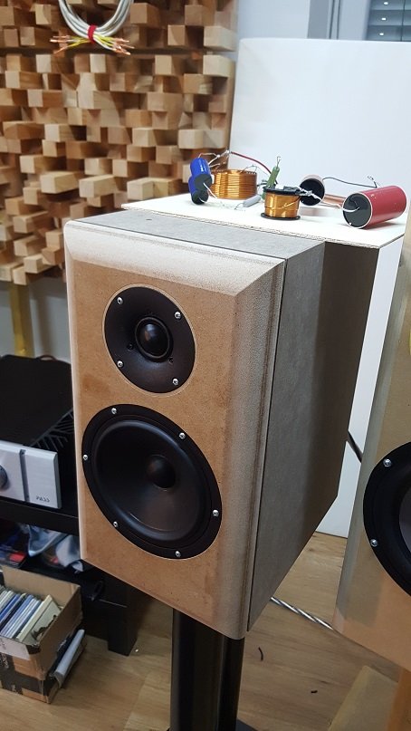 wavecore30-in-rounded-enclosure.jpg