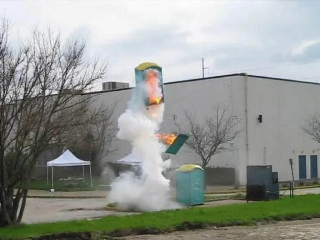 WhatHappensWhenYouLightA-CigaretteInA-Portopoty.jpg