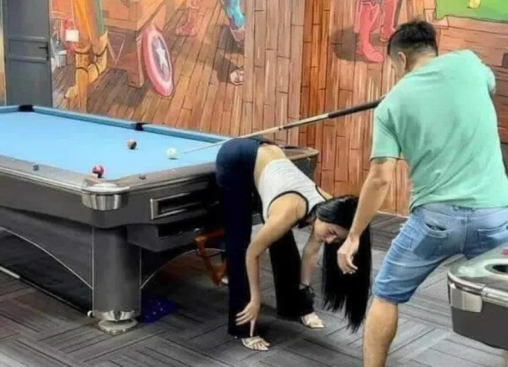 WhyDoesHeNeedA-BridgeForThatShot.jpg