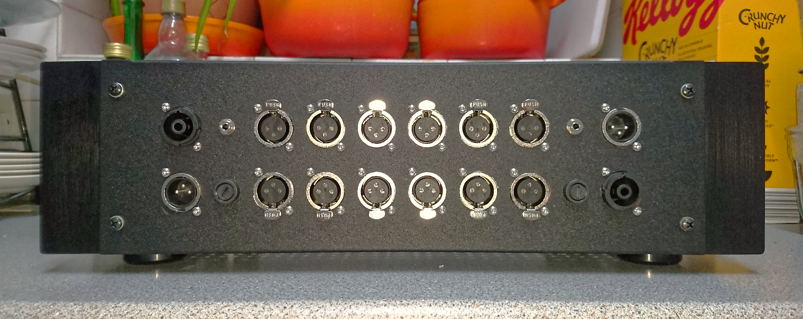 zeus-tx102-se-preamp-linedriver-newtype-rear-2.jpg