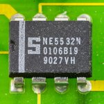 DOV-1X_-_Signetics_NE5532N_on_printed_circuit_board-9973.jpg
