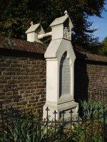 Weg_langs_het_kerkhof_tegenover_1,_Roermond.jpg