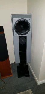 Roksan-Ojan-3-grey.jpg
