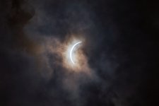 Solar_Eclipse_2024-04-08_DBS3552_crop_1500x1000.jpg