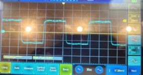 Fig274 2xLM3886 in case squarewave 10Khz Vpp 30v.jpg