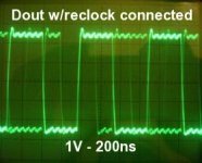 Dout w-reclocking connected 1V 200ns.jpg