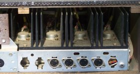 Grundig-SV40M-innen-9749-kuehlrippen.JPG