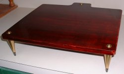table_laquer_small.jpg