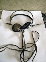 Vintage Headphones (450 x 600).jpg