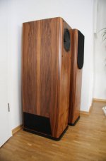 Supravox 215-2000 cabinet view-I.jpg