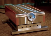 Momentum Amplifier front-III.jpg