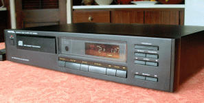 Rotel_RCD-865BX_rt_700x354_pixels.gif