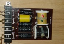 KEF-B110-SP1003-T27_Kit_Crossover.JPG
