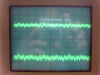 Noise on output .1mv per division 200mhz BW.JPG